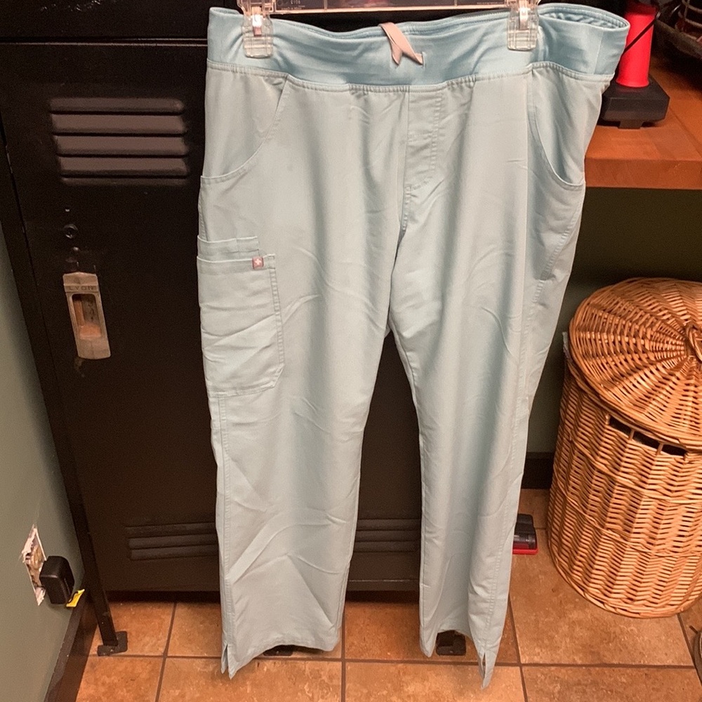 Figs large Kane sea glass scrub pants